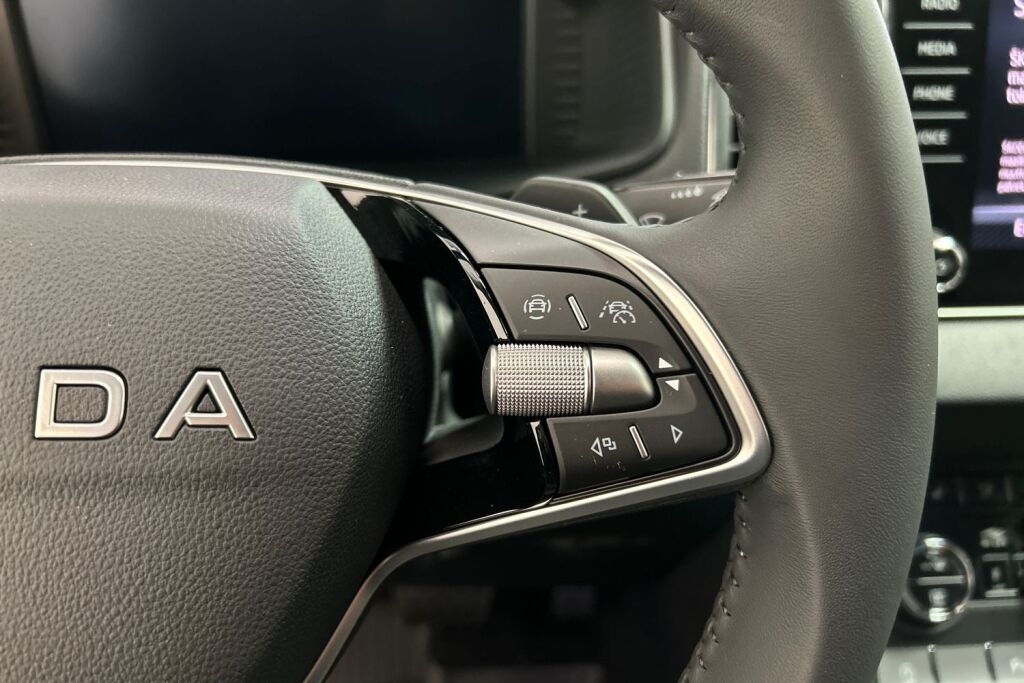 Skoda Karoq 2025 1.5 TSI Style DSG Autom.