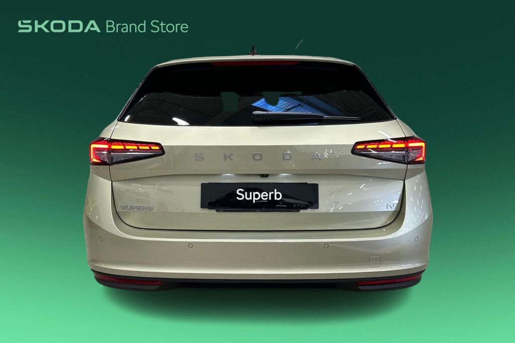 Skoda Superb 2026 Combi 1.5 TSI PHEV Style Explore DSG Autom.