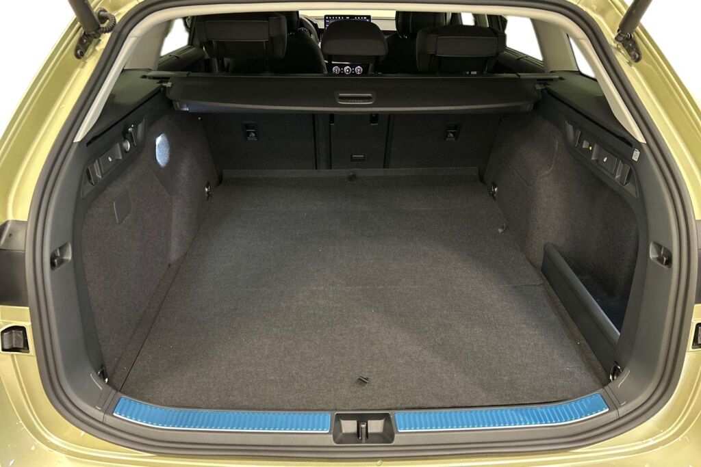 Skoda Superb 2026 Combi 1.5 TSI PHEV Style Explore DSG Autom.