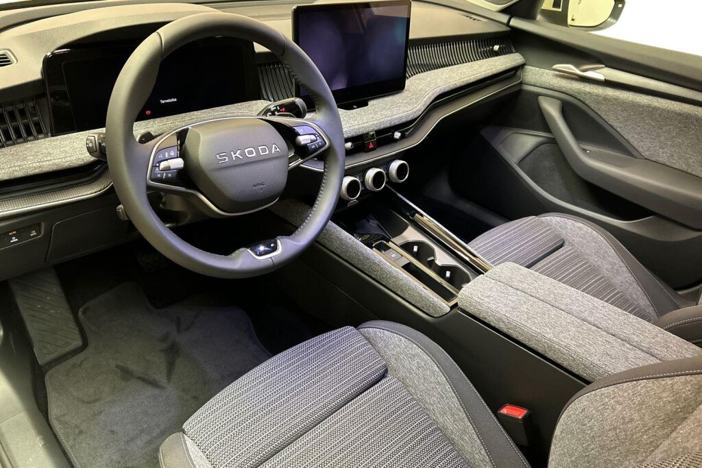 Skoda Superb 2026 Combi 1.5 TSI PHEV Style Explore DSG Autom.