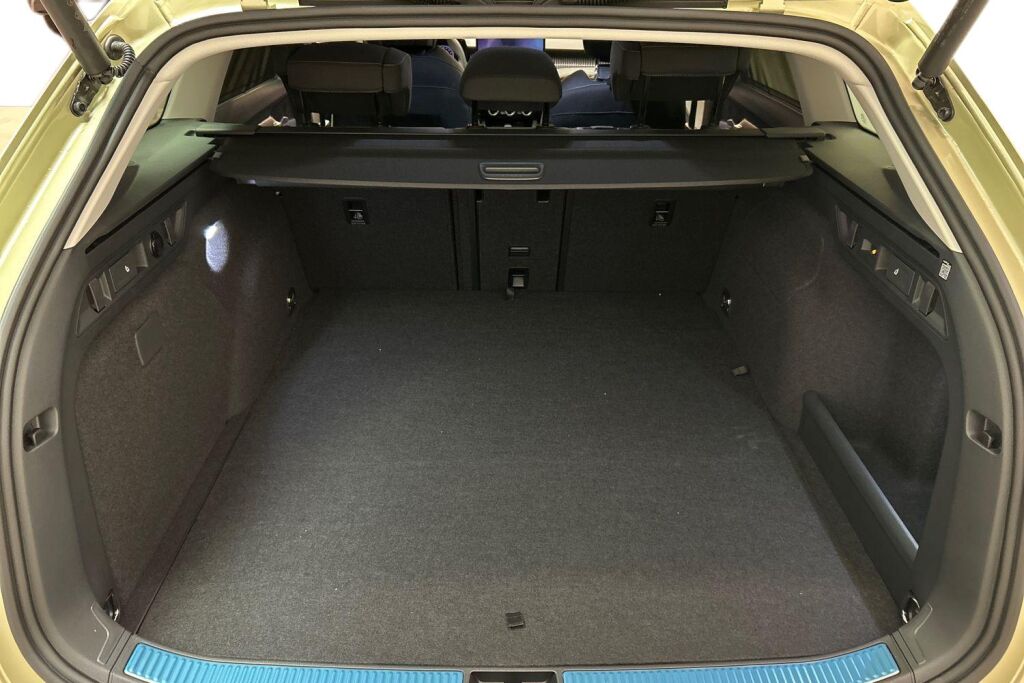 Skoda Superb 2026 Combi 1.5 TSI PHEV Style Explore DSG Autom.