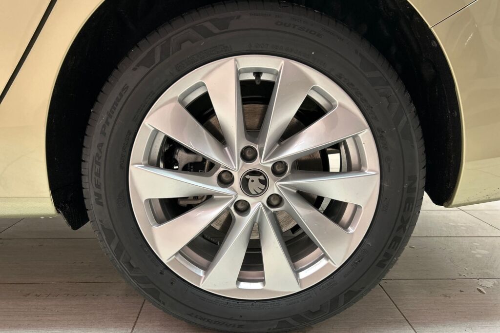 Skoda Superb 2026 Combi 1.5 TSI PHEV Style Explore DSG Autom.