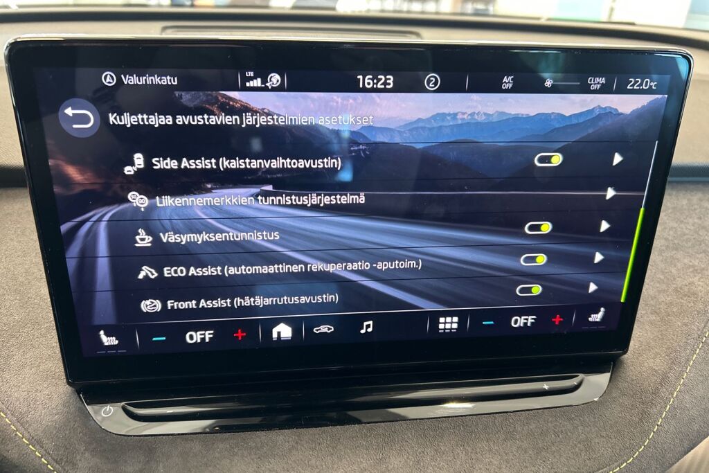 Skoda Enyaq 2023 Coupe 80x 4x4 RS iV