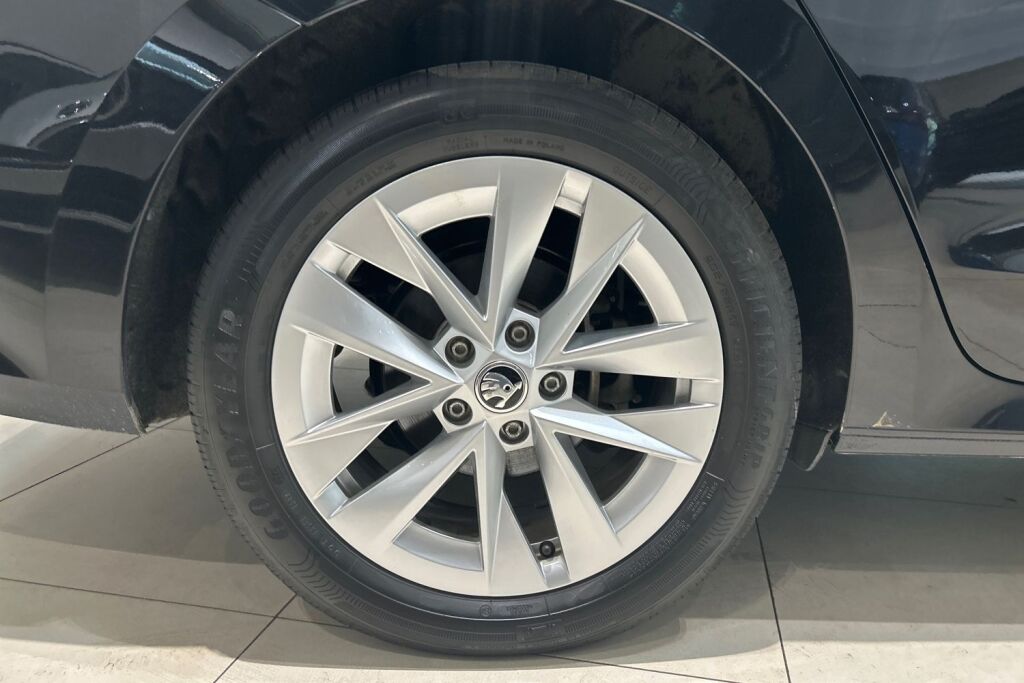 SKODA Octavia 2023 Combi 1.4 TSI PHEV Ambition iV DSG Autom.