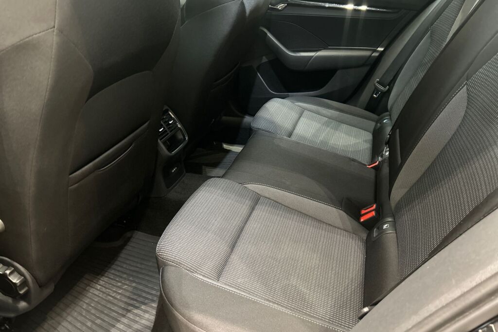 SKODA Octavia 2023 Combi 1.4 TSI PHEV Ambition iV DSG Autom.