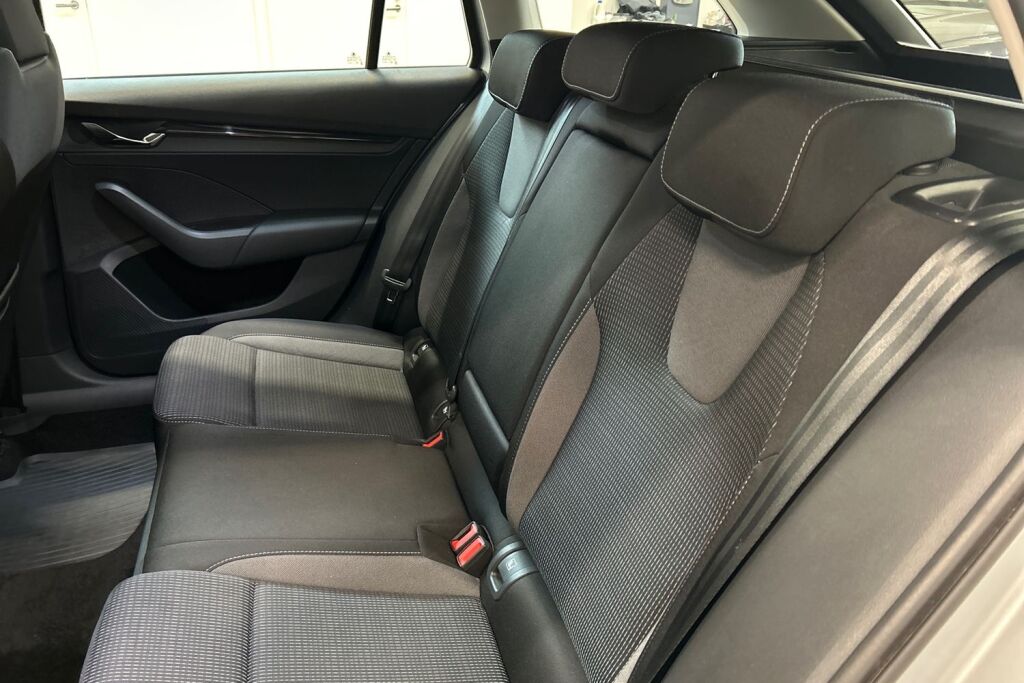 SKODA OCTAVIA 2024 Combi 1.4 TSI PHEV Ambition iV DSG Autom.