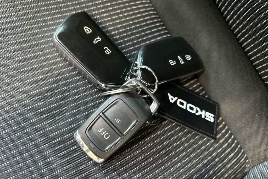 SKODA OCTAVIA 2024 Combi 1.4 TSI PHEV Ambition iV DSG Autom.