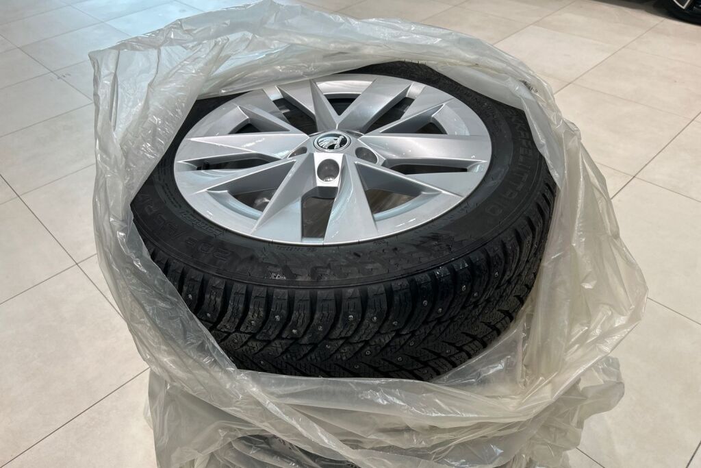 SKODA Octavia 2023 Combi 1.4 TSI PHEV Ambition iV DSG Autom.