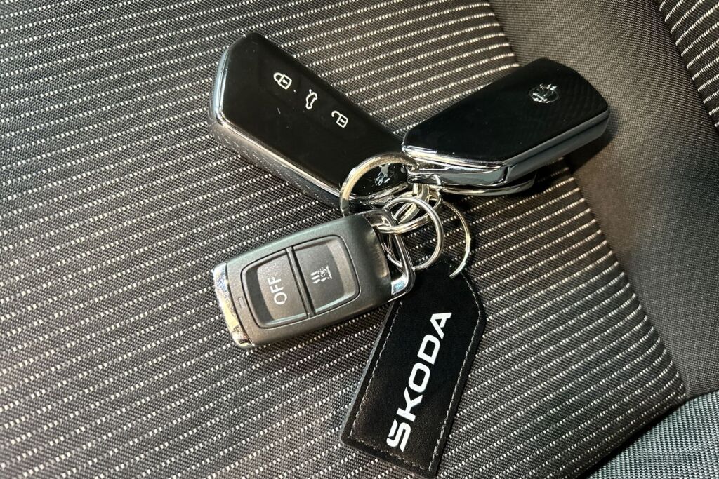 SKODA OCTAVIA 2024 Combi 1.4 TSI PHEV Ambition iV DSG Autom.