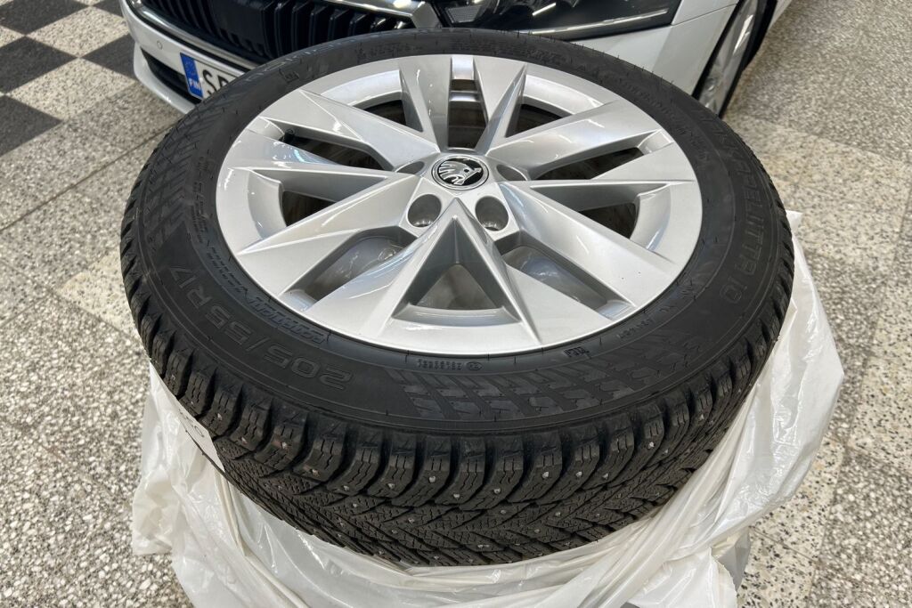 SKODA OCTAVIA 2024 Combi 1.4 TSI PHEV Ambition iV DSG Autom.