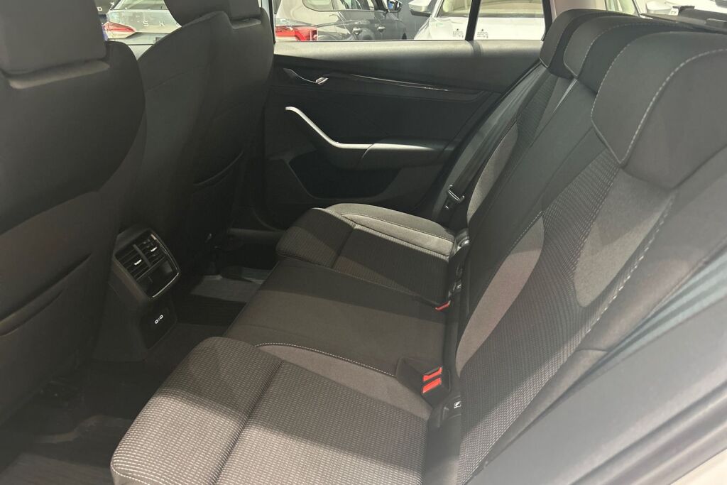 SKODA Octavia 2024 Combi 1.4 TSI PHEV Ambition iV DSG Autom.