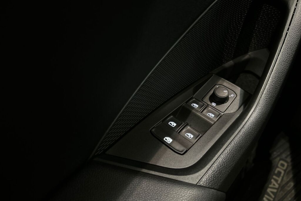 Skoda Octavia 2023 Combi 1.4 TSI PHEV Ambition iV DSG Autom.