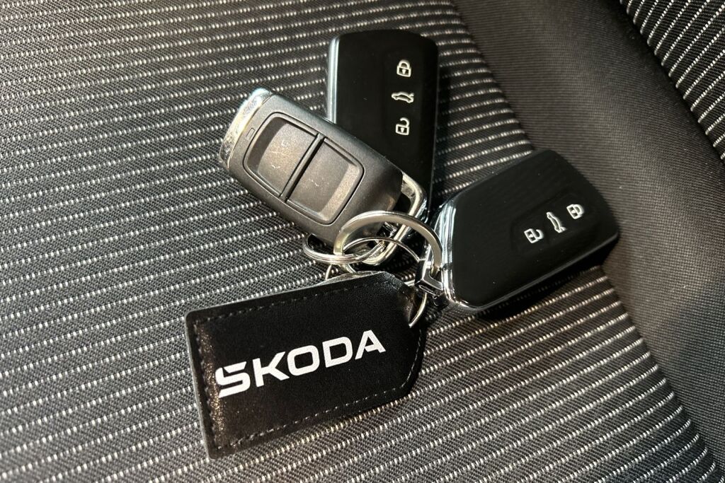 SKODA OCTAVIA 2024 Combi 1.4 TSI PHEV Ambition iV DSG Autom.