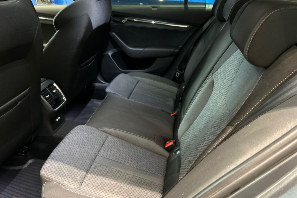 SKODA OCTAVIA 2024 Combi 1.4 TSI PHEV Style iV DSG Autom.
