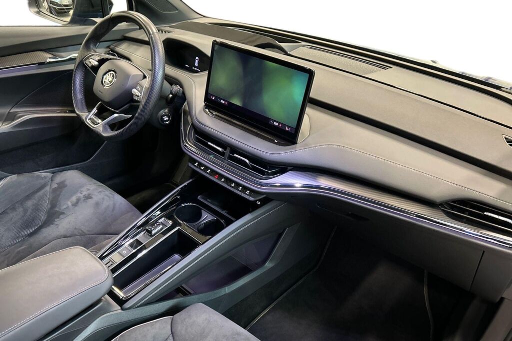 SKODA Enyaq iV 2025 85 SportLine Business 25 5AZQK2