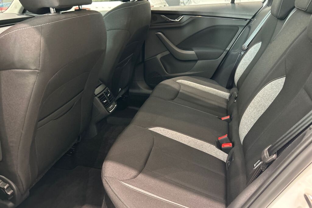 Skoda Kamiq 2024 1.0 TSI 116 Selection DSG Autom.