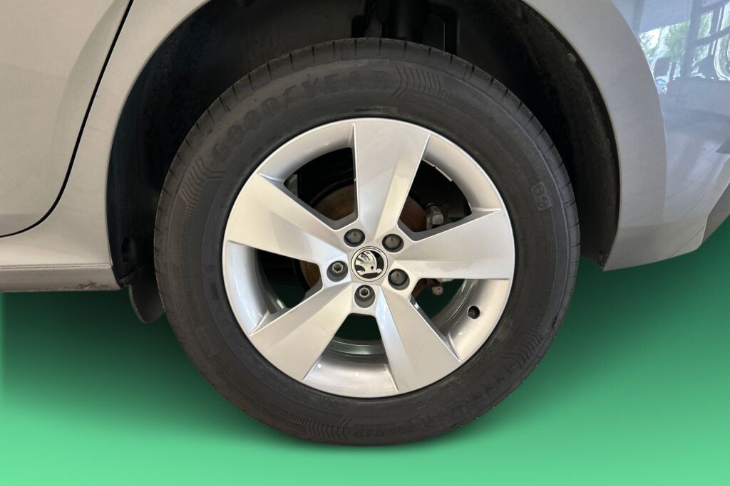 Skoda Kamiq 2024 1.0 TSI 116 Selection DSG Autom.