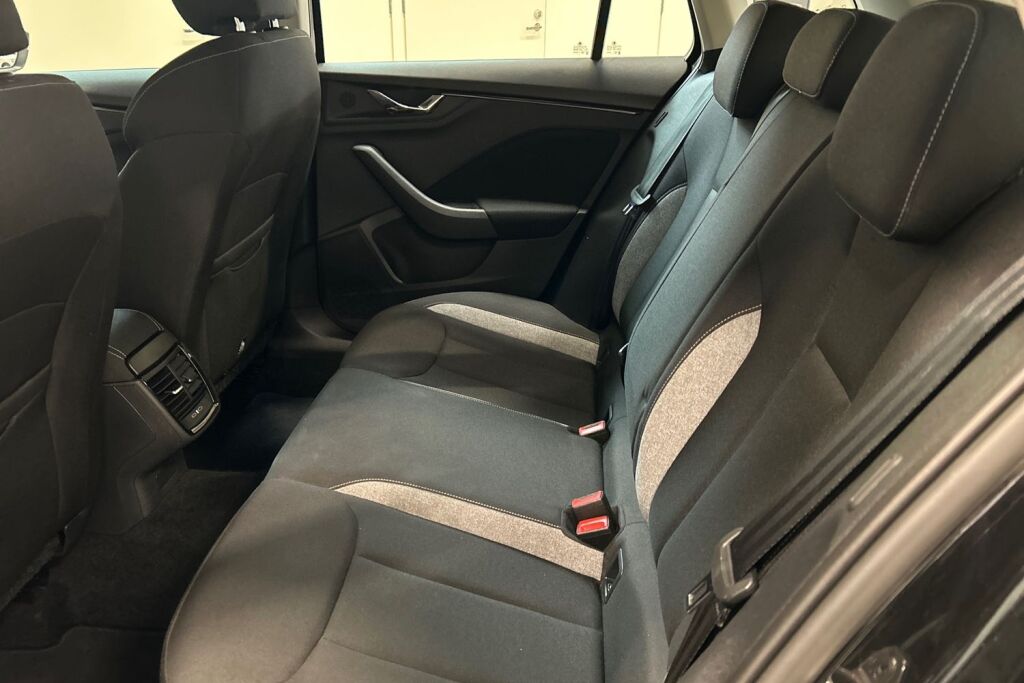 SKODA Kamiq 2024 1.0 TSI 116 Selection DSG Autom.