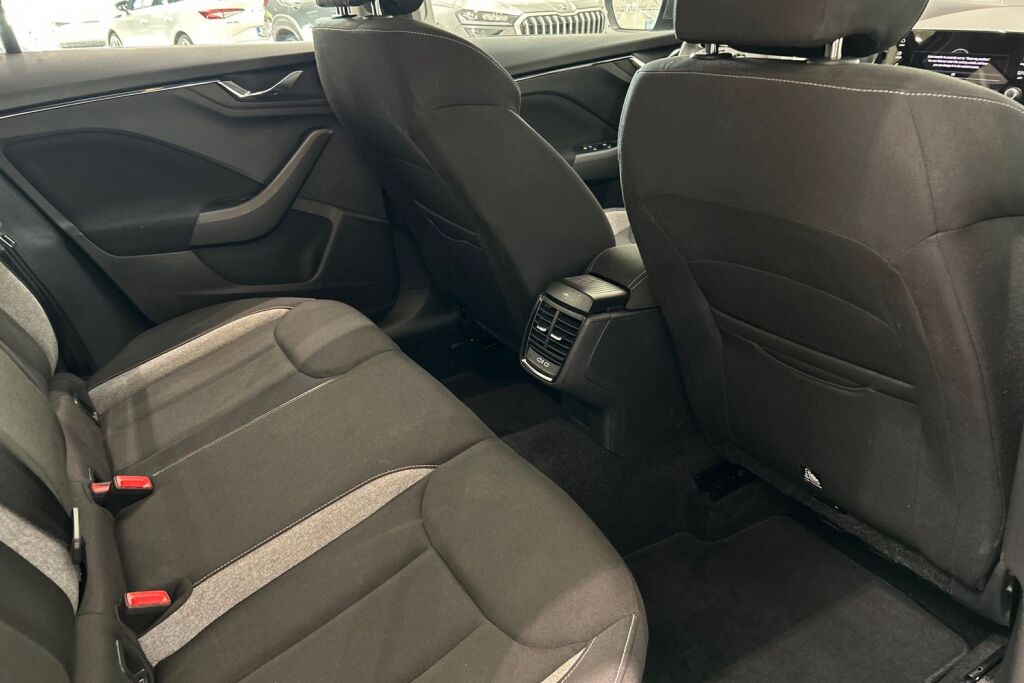 Skoda Kamiq 2024 1.0 TSI 116 Selection DSG Autom.