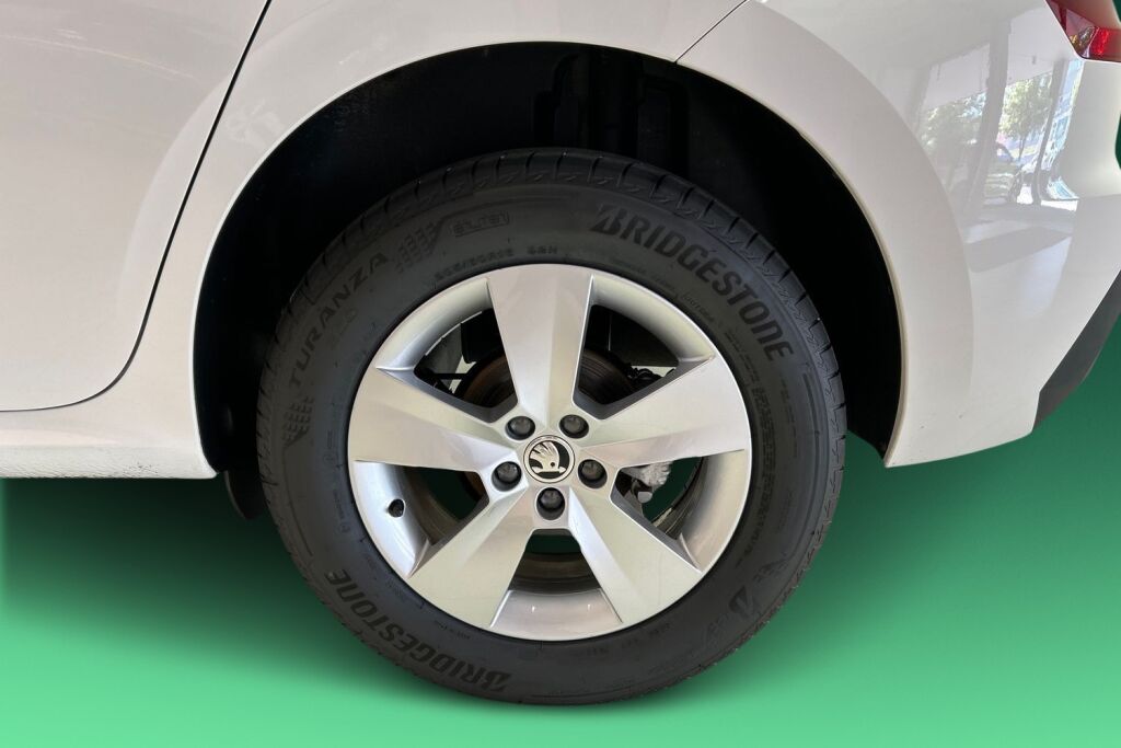 Skoda Kamiq 2024 1.0 TSI 116 Selection DSG Autom.