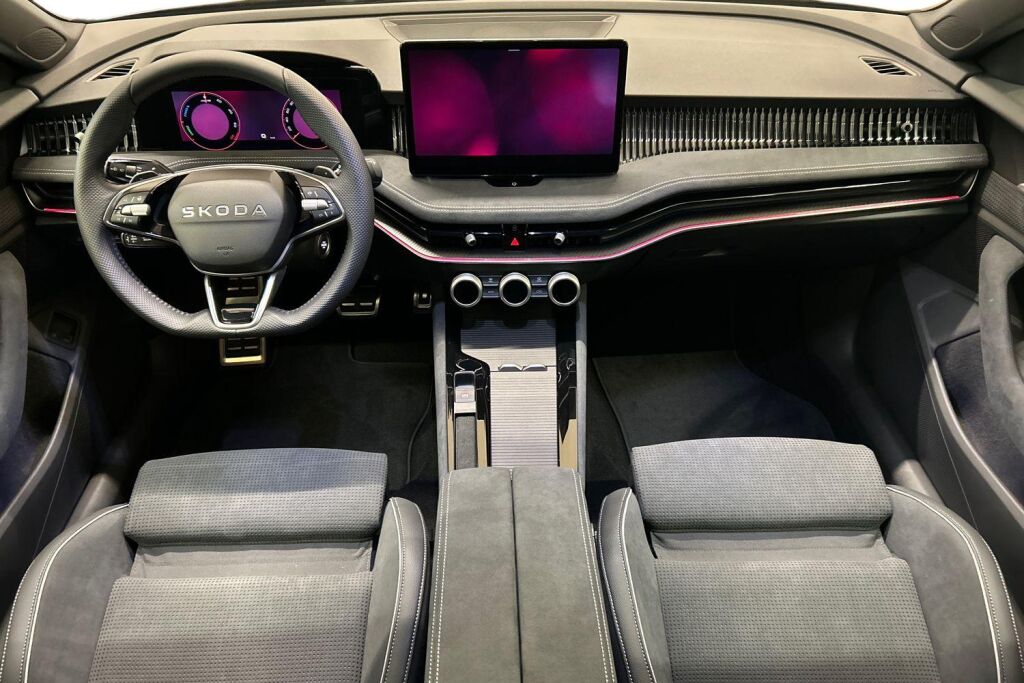 Skoda Superb 2026 1.5 TSI PHEV 272 SportLine Explore DSG Autom.