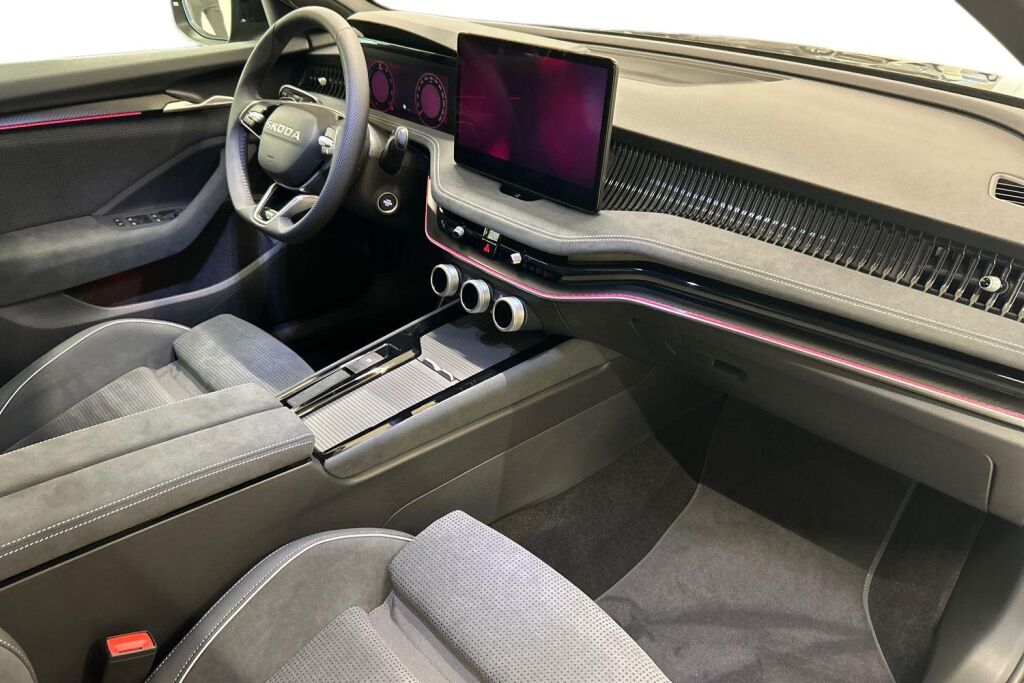 Skoda Superb 2026 1.5 TSI PHEV 272 SportLine Explore DSG Autom.