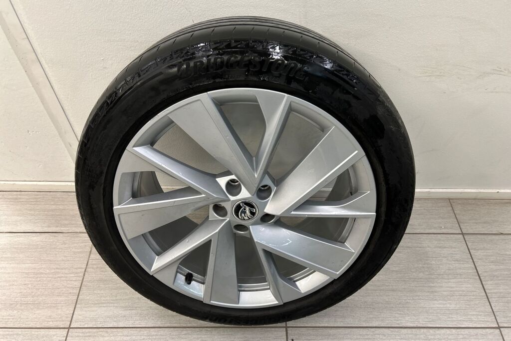 Skoda Enyaq 2021 80 iV