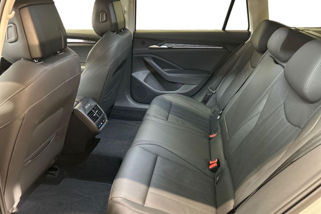 Skoda Superb 2026 Combi 1.5 TSI PHEV Selection DSG Autom.