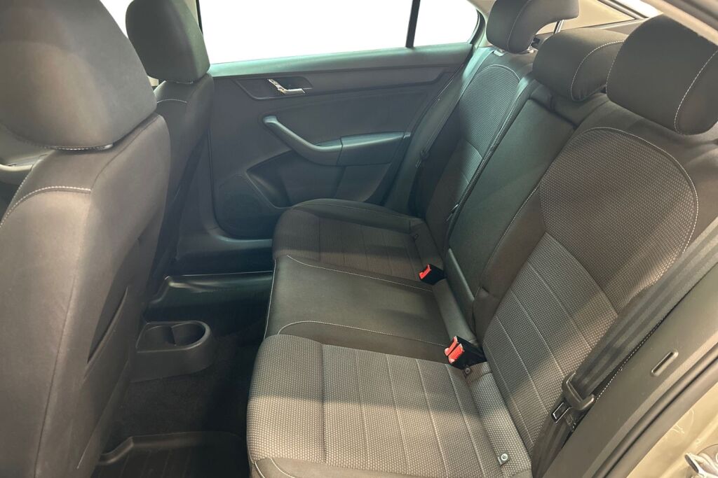 SKODA RAPID 2014 1,4 TSI Elegance DSG Autom.