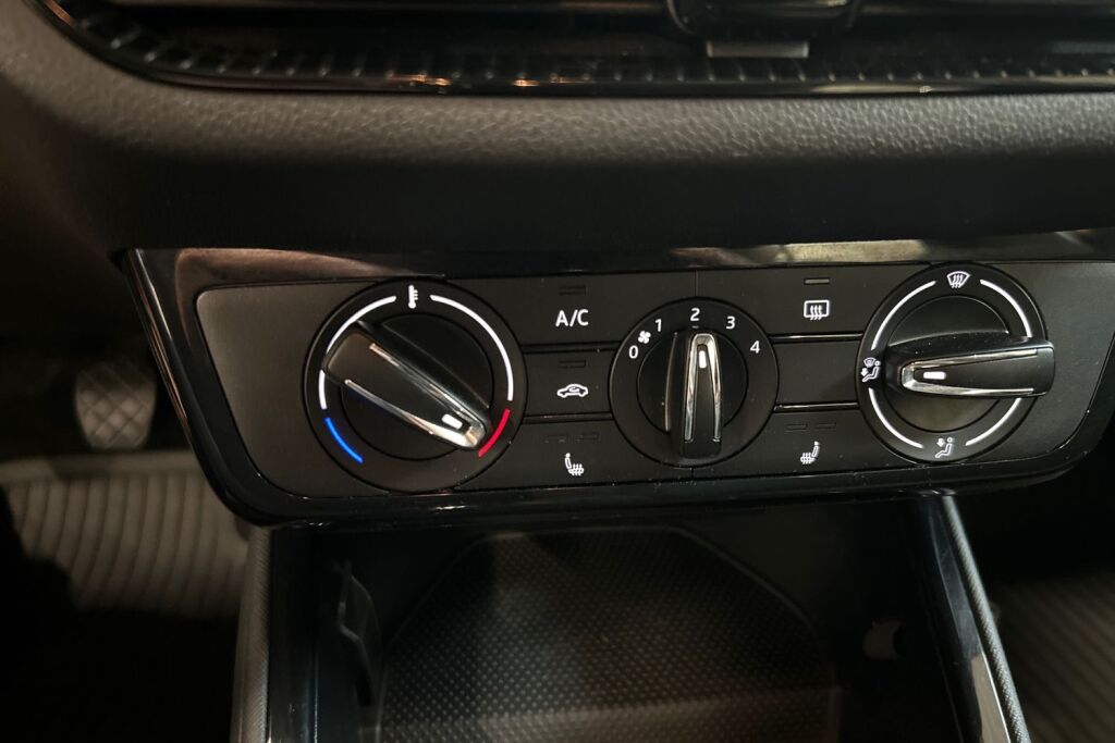 SKODA FABIA 2023 1.0 TSI 95 Ambition