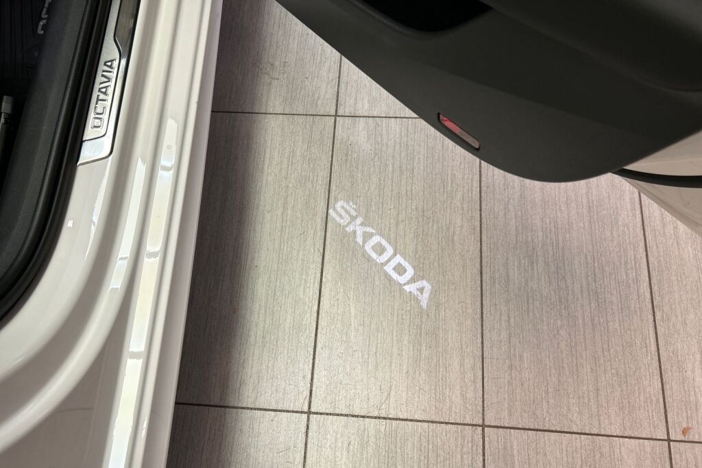 Skoda Octavia 2024 Combi 1.4 TSI PHEV Style iV DSG Autom.