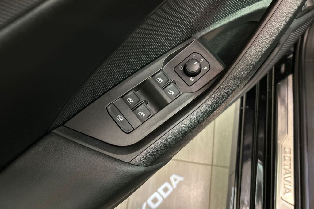 Skoda Octavia 2024 Combi 1.4 TSI PHEV Style iV DSG Autom.