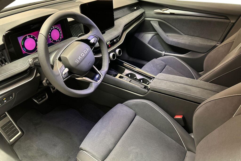 Skoda Superb 2025 1.5 TSI PHEV SportLine Explore DSG Autom.