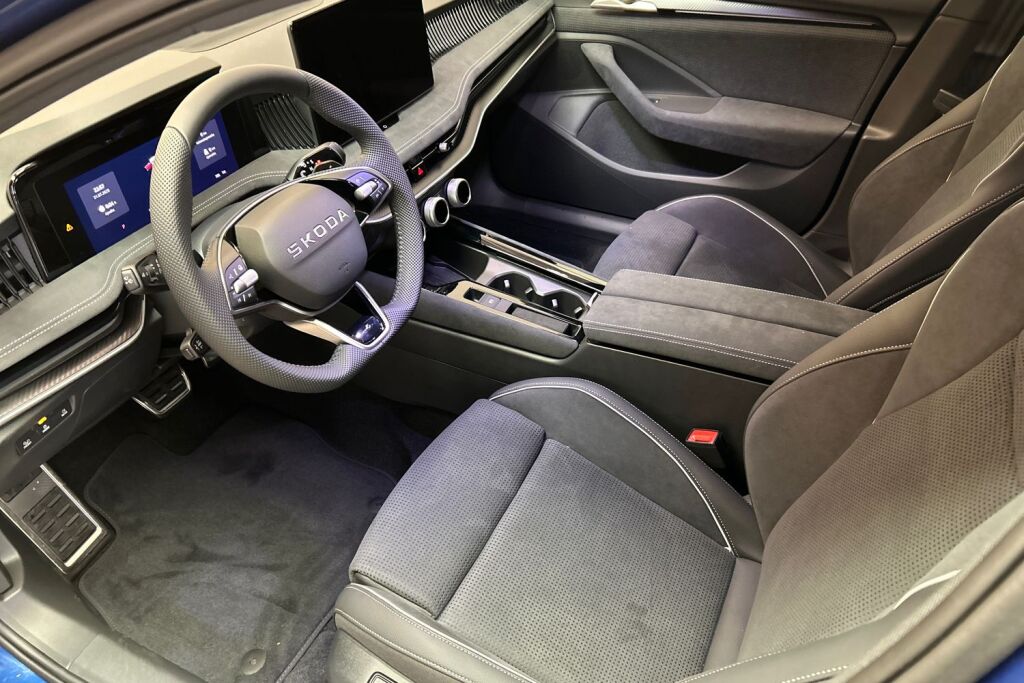 Skoda Superb 2025 1.5 TSI PHEV SportLine DSG Autom.