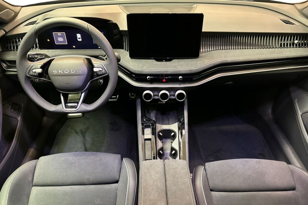 Skoda Superb 2025 1.5 TSI PHEV SportLine DSG Autom.