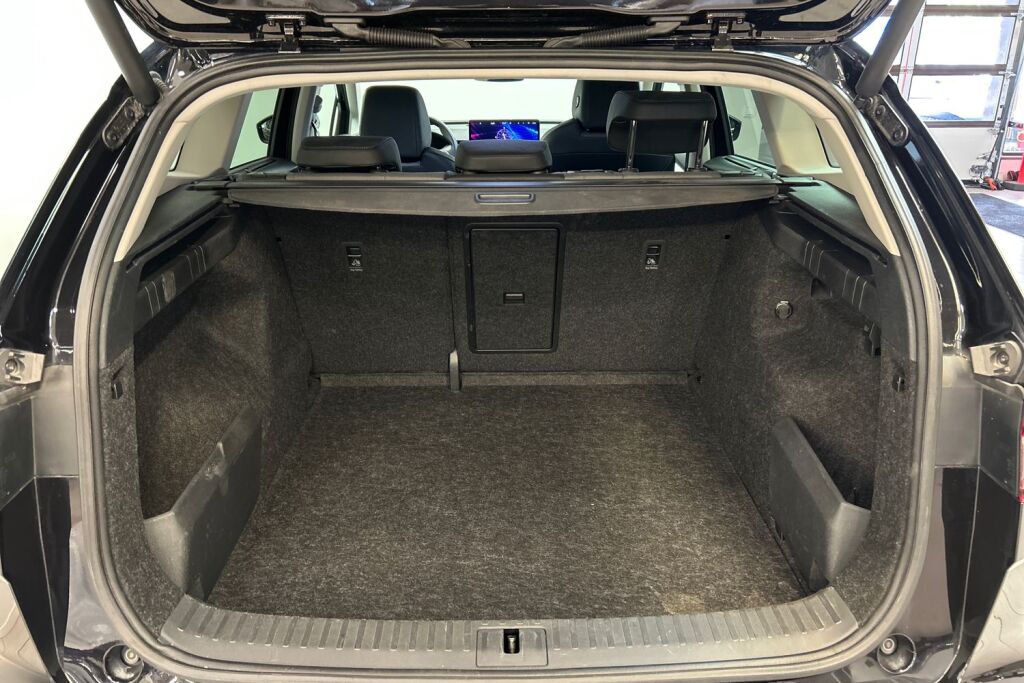 Skoda Enyaq 2021 80 Launch Edition iV