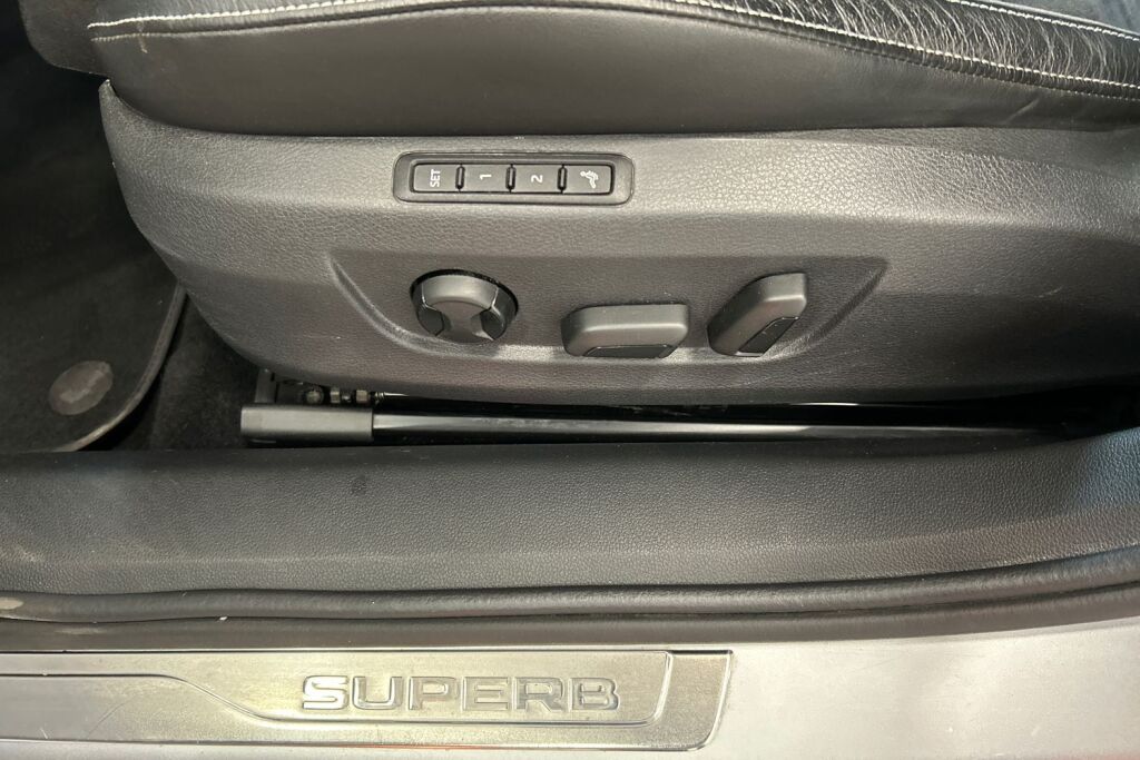 Skoda Superb 2022 2.0 TDI 150 Style DSG Autom.