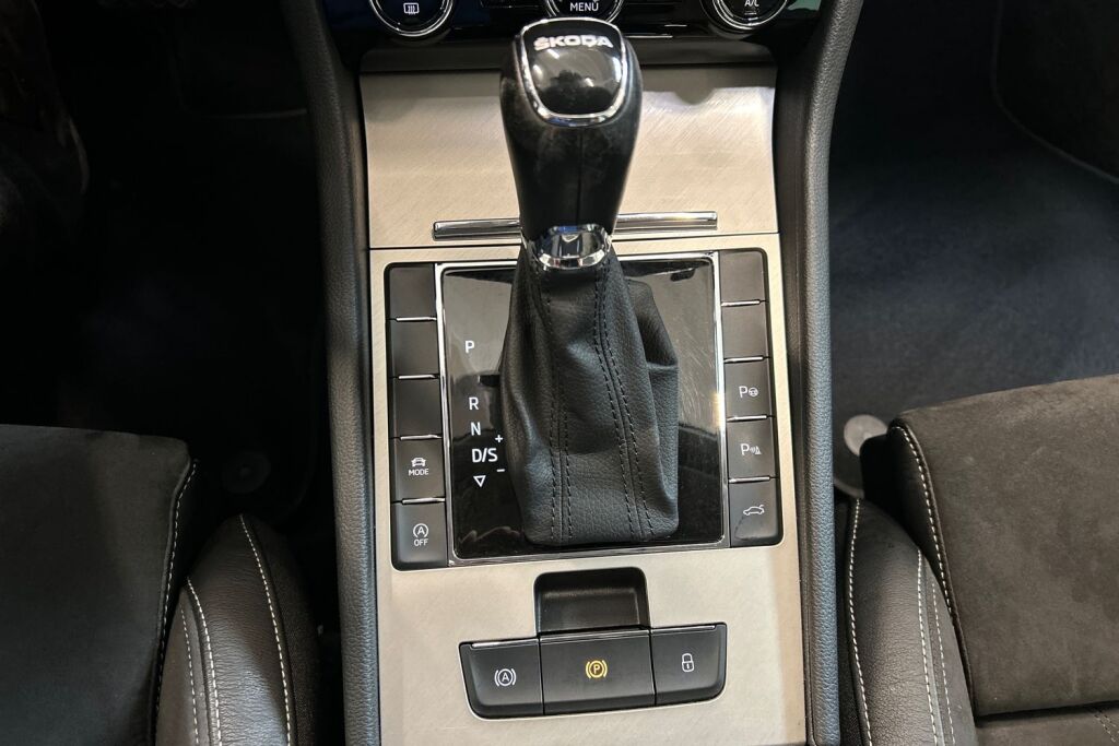 Skoda Superb 2022 2.0 TDI 150 Style DSG Autom.