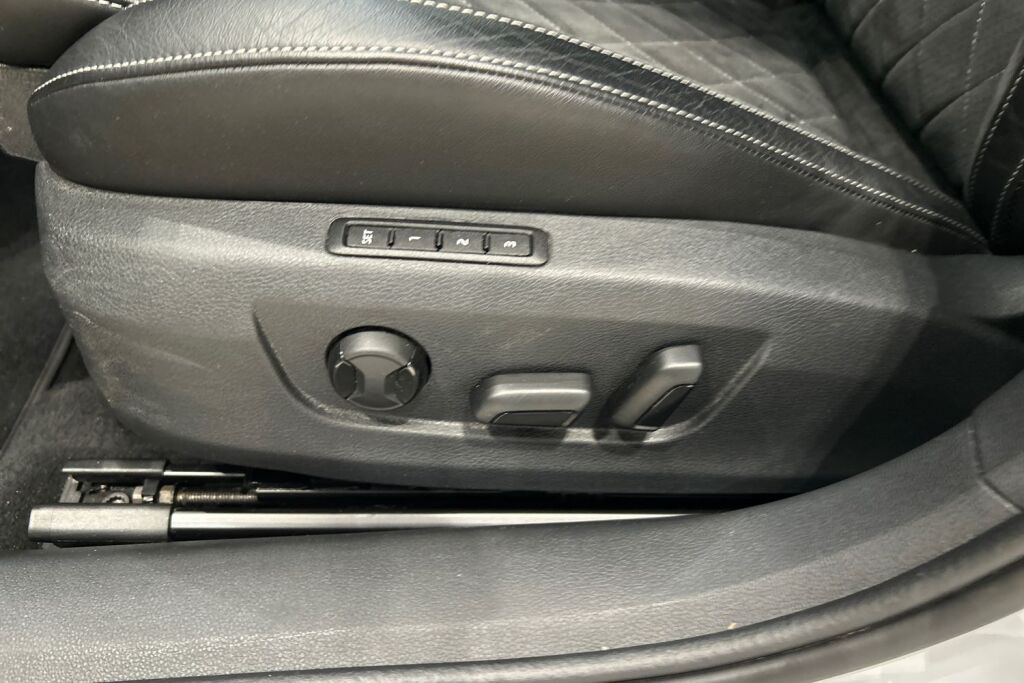 Skoda Superb 2023 Combi 2.0 TDI 200 SportLine Business DSG Autom.