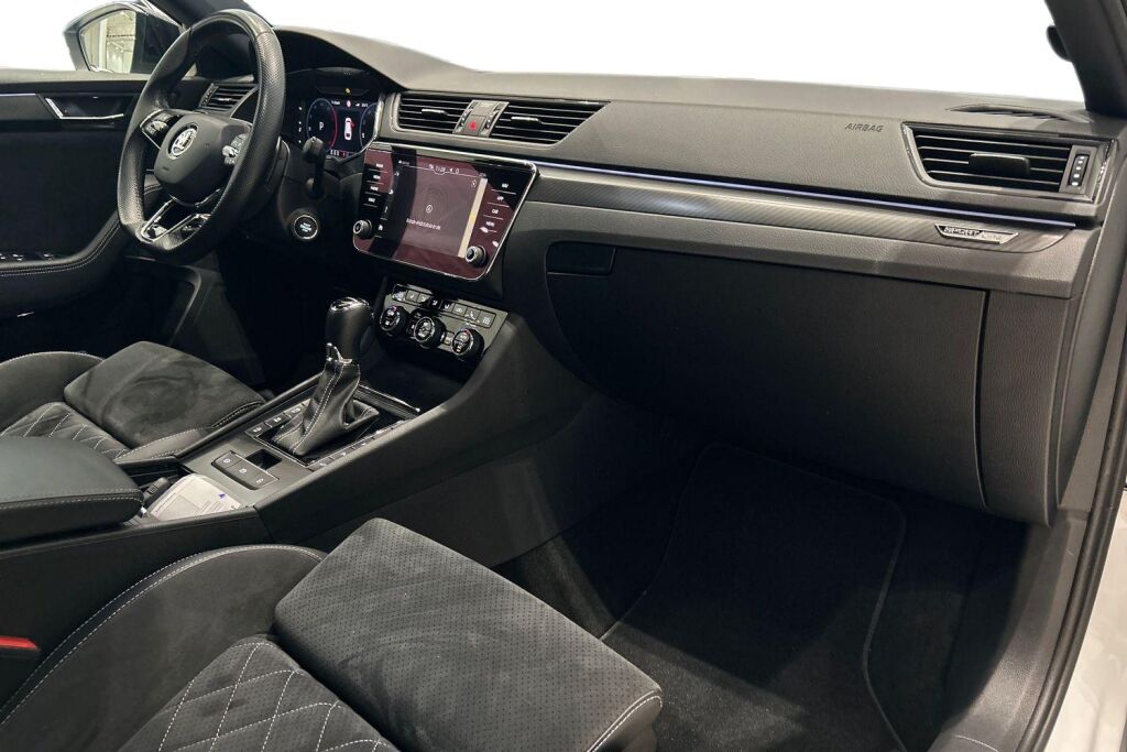 Skoda Superb 2023 Combi 2.0 TDI 200 SportLine Business DSG Autom.