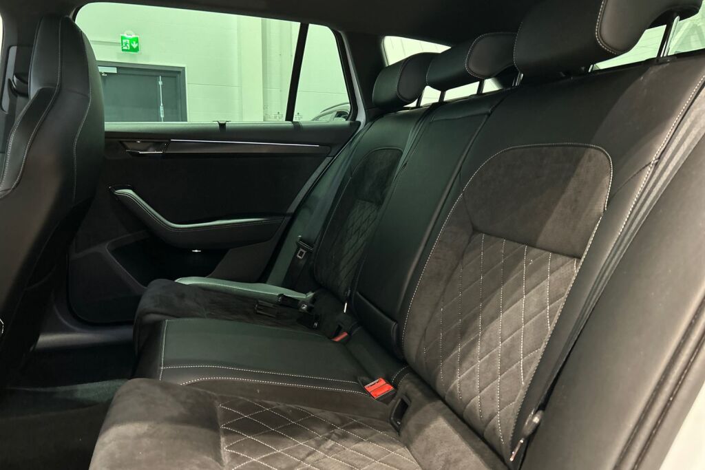 Skoda Superb 2023 Combi 2.0 TDI 200 SportLine Business DSG Autom.