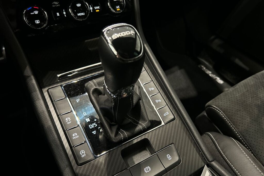 Skoda Superb 2023 Combi 2.0 TDI 200 SportLine Business DSG Autom.