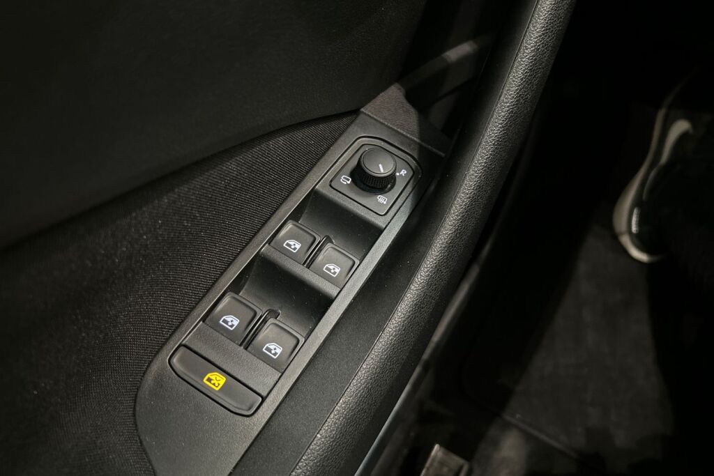 SKODA Kamiq 2022 1.0 TSI 110 Ambition