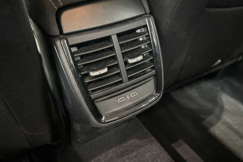 SKODA Kamiq 2022 1.0 TSI 110 Ambition