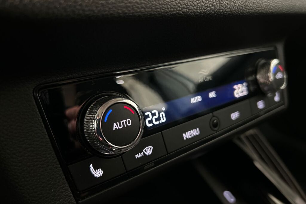 SKODA Kamiq 2022 1.0 TSI 110 Ambition