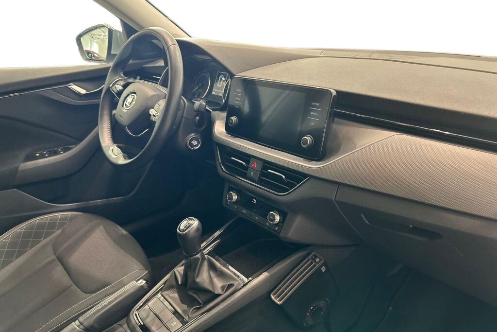 SKODA Kamiq 2022 1.0 TSI 110 Ambition