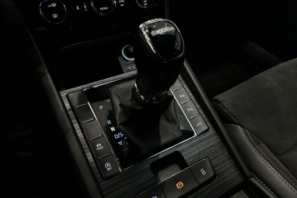 Skoda Superb 2022 Combi 2.0 TDI 150 Style BusinessLine DSG Autom.