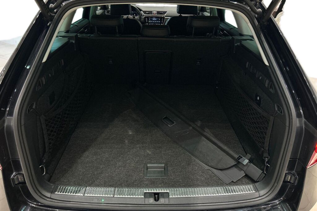 Skoda Superb 2022 Combi 2.0 TDI 150 Style BusinessLine DSG Autom.