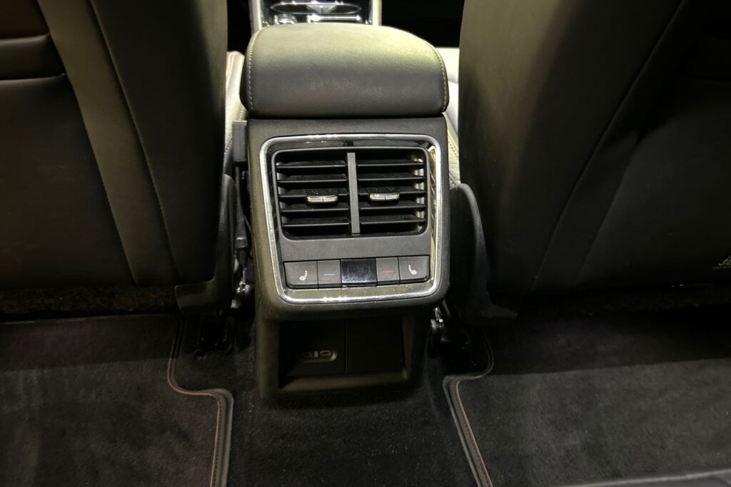 SKODA Enyaq 2021 60 Launch Edition iV