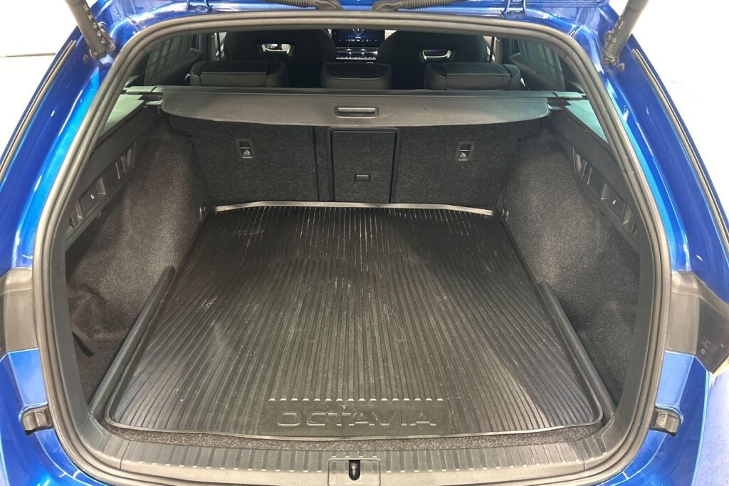 Skoda Octavia 2024 Combi 1.4 TSI PHEV SportLine iV DSG Autom.